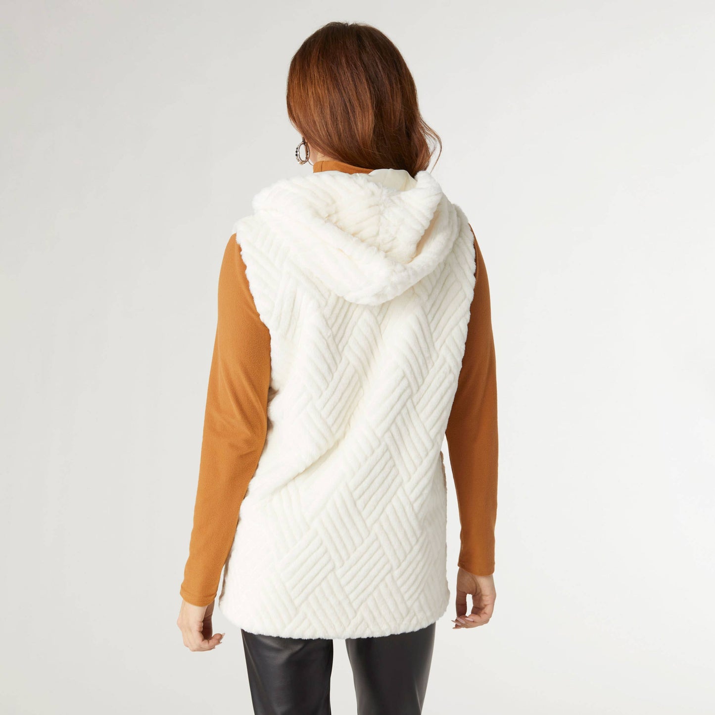COCO + CARMEN - Lyric Faux Fur Hooded Vest: Off White