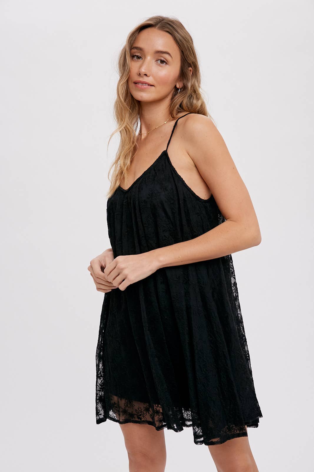 BI- LACE CAMI SHIFT DRESS: BLACK
