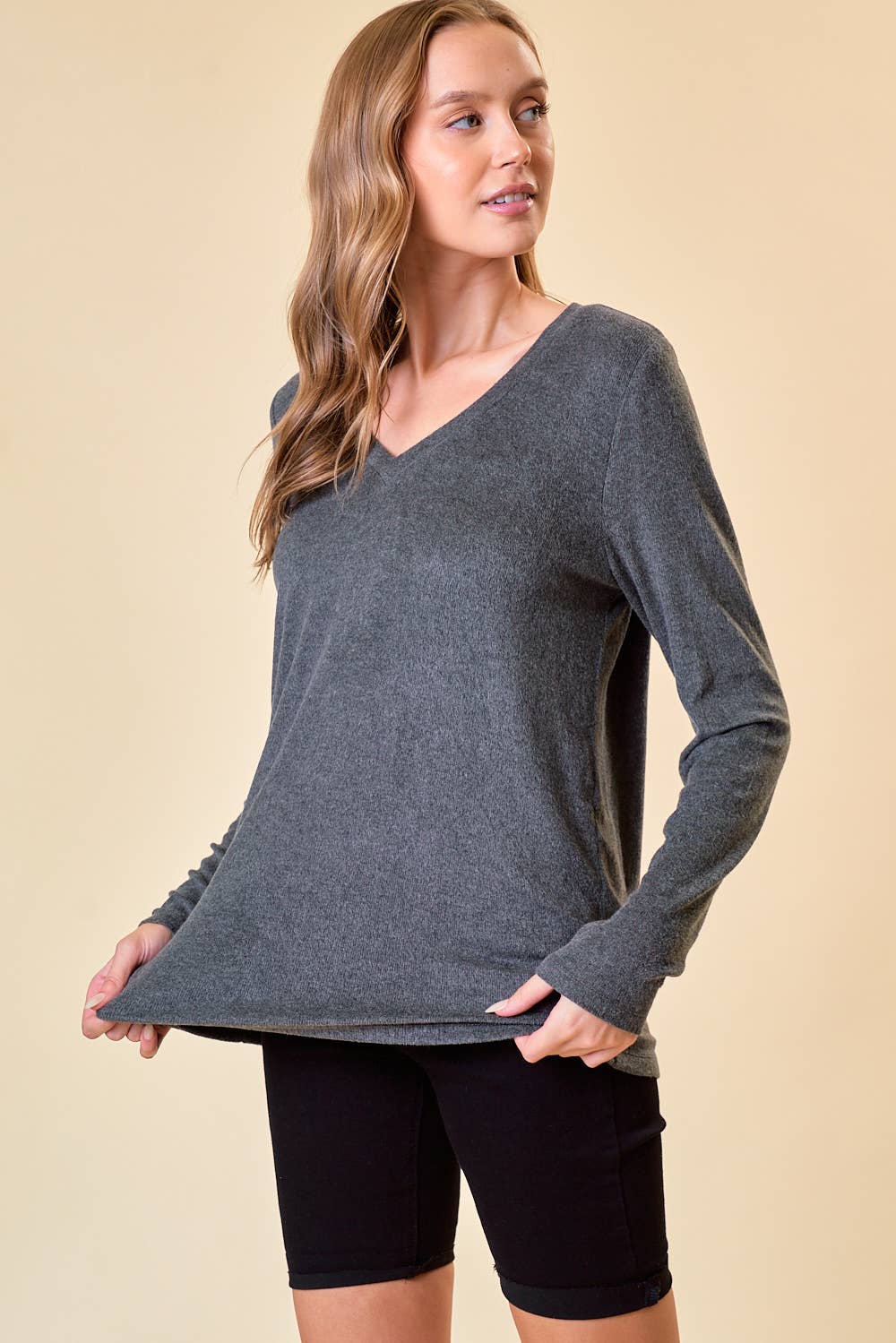 Doe and Rae - BRUSHED KNIT V-NECK TOP - CHARCOAL