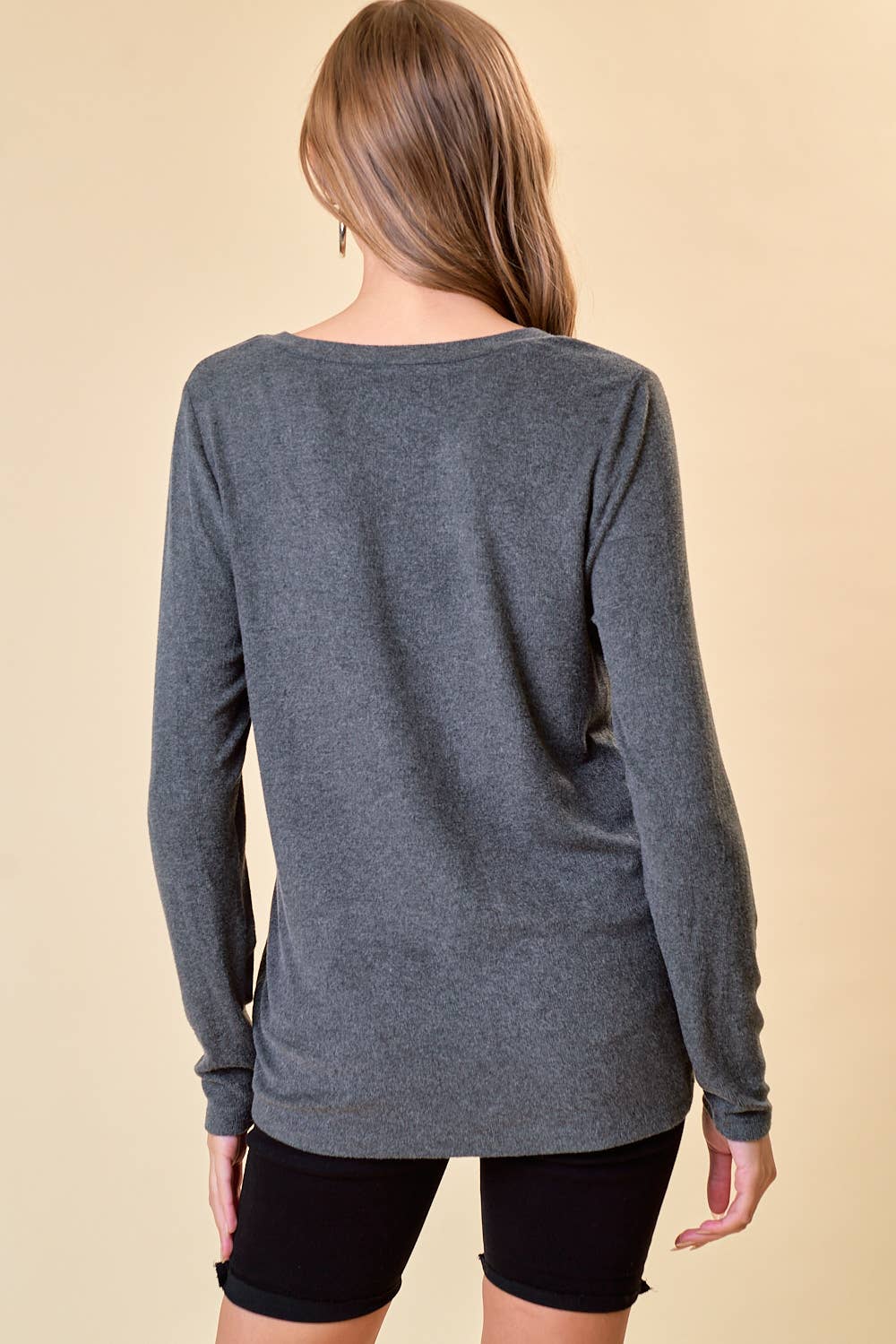 Doe and Rae - BRUSHED KNIT V-NECK TOP - CHARCOAL