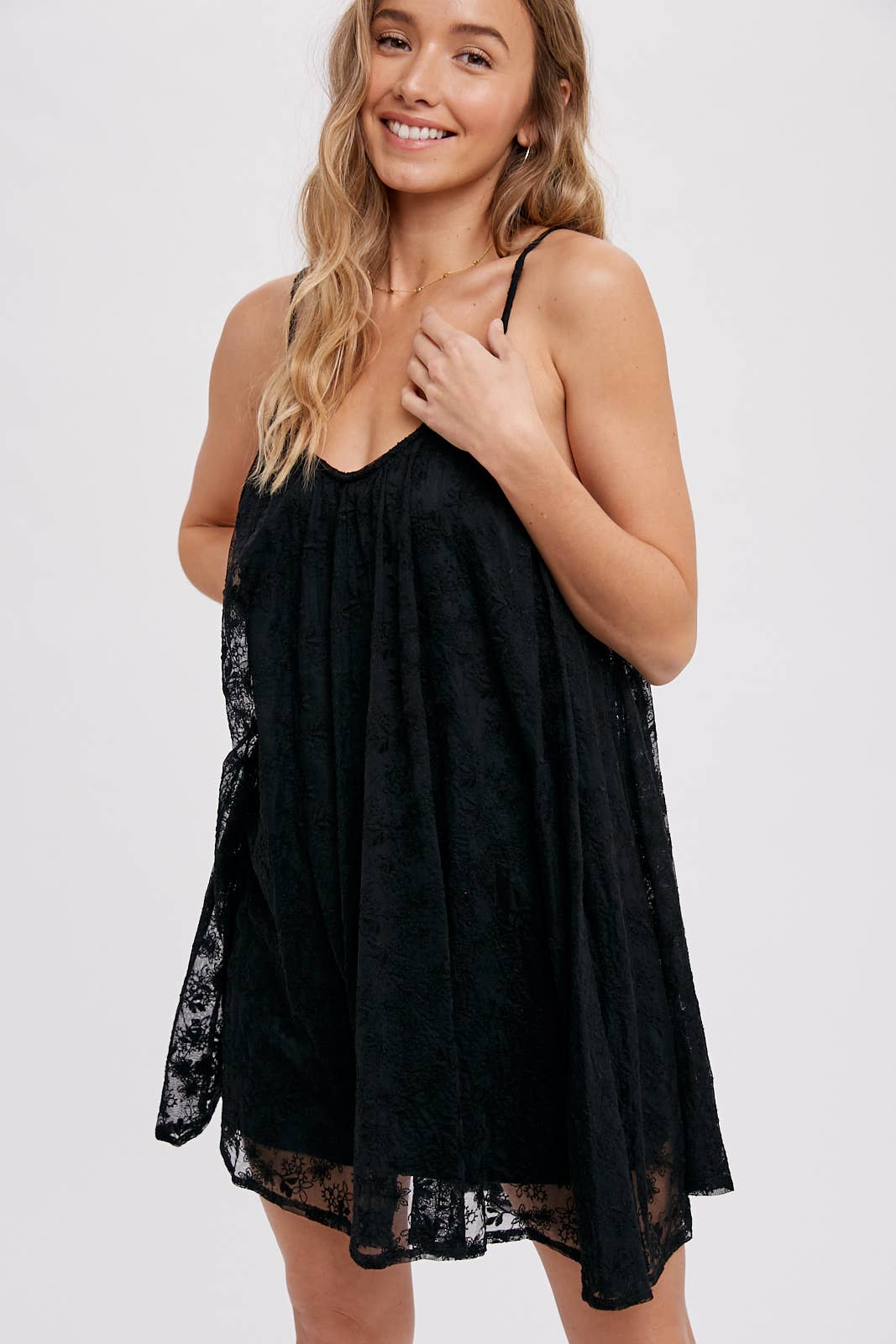 BI- LACE CAMI SHIFT DRESS: BLACK