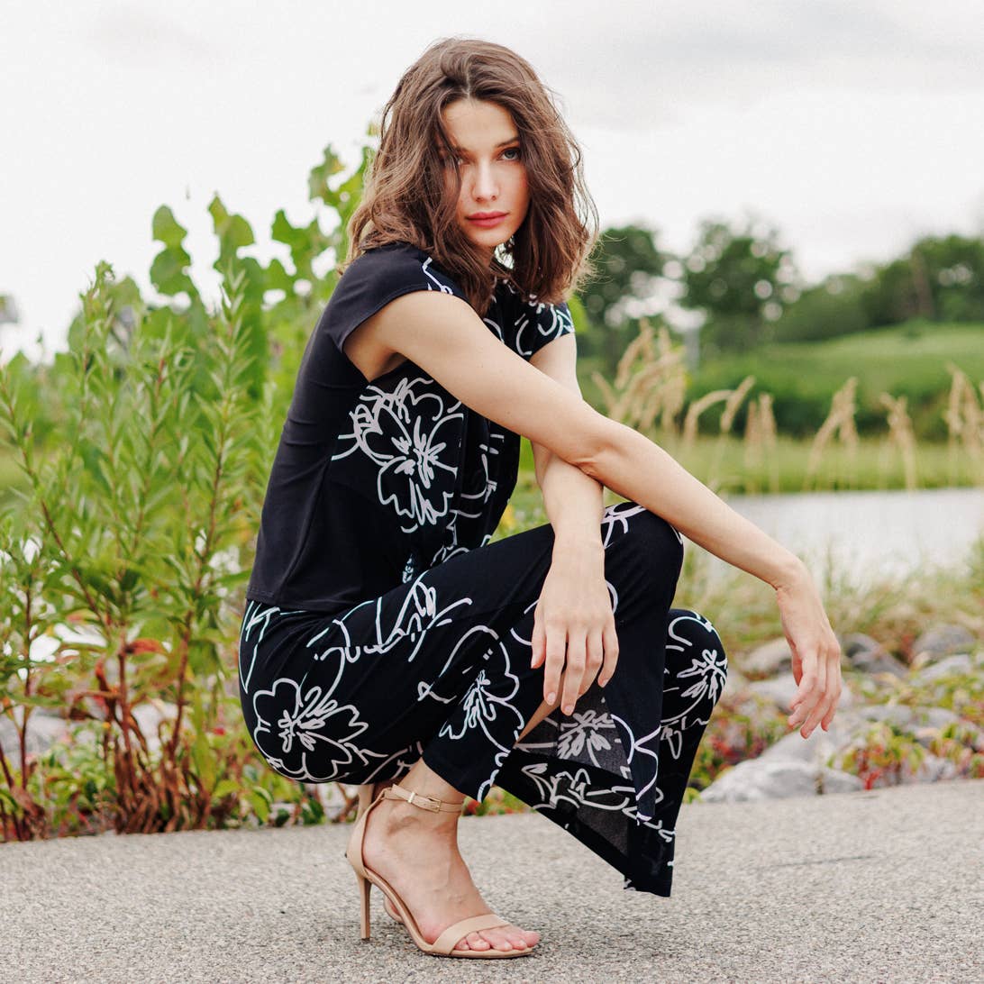 Clara Sunwoo - PT28P1 - Crepe Knit - Side Slit Ankle Pant - Blossom Sketch: Black/White / M