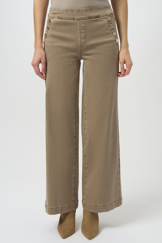 Classic Wide Leg Pull-On Jeans in Fawn