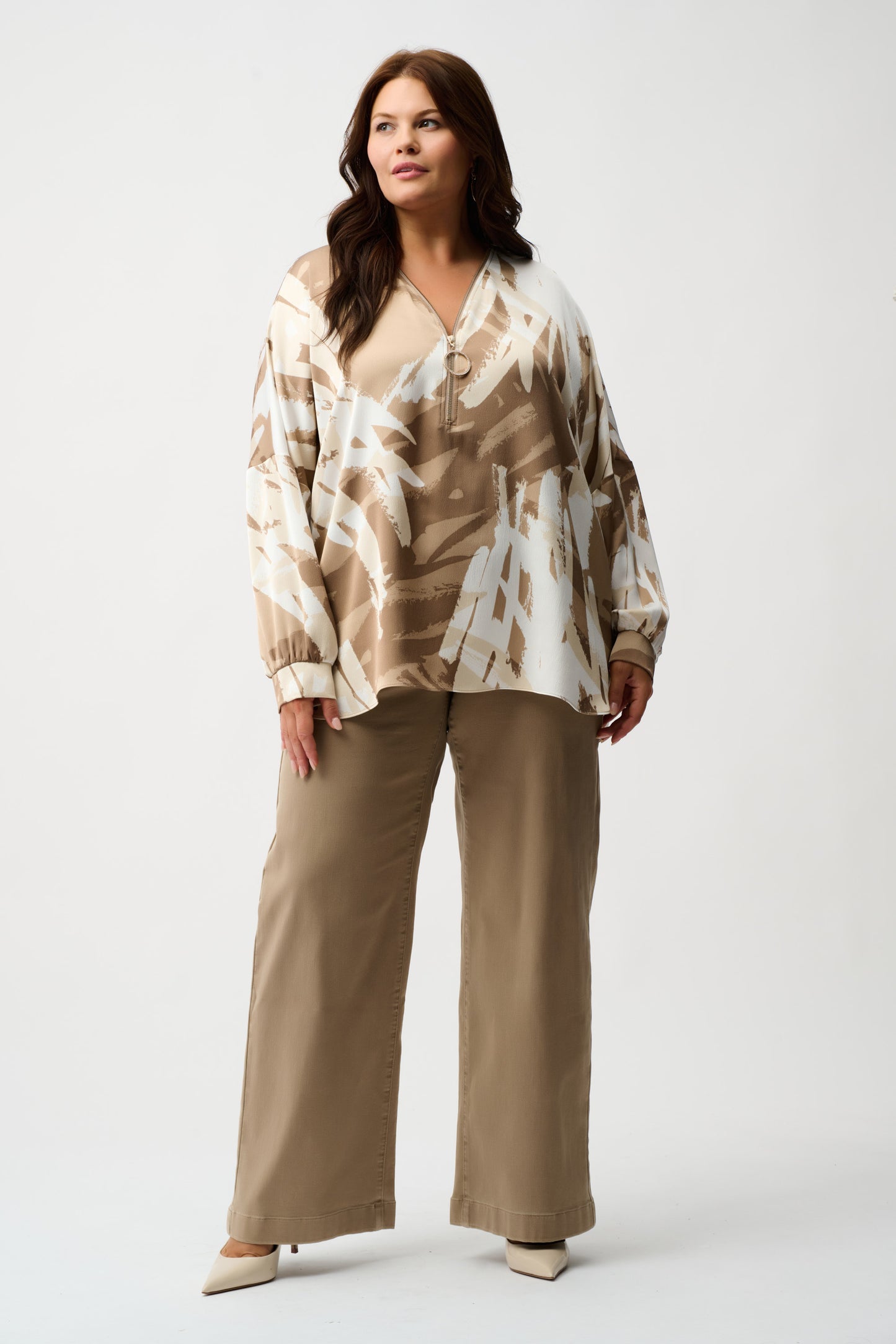 Classic Wide Leg Pull-On Jeans in Fawn