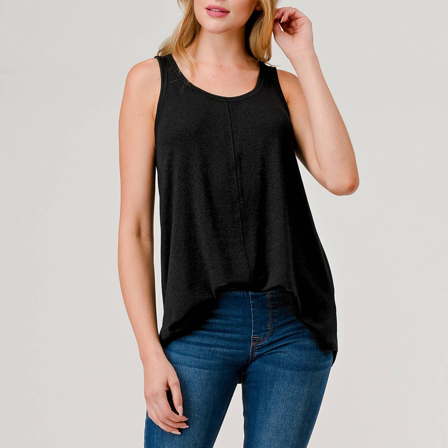 Heimious - Round Neck Relaxed Fit Knit Tank Top in BLACK