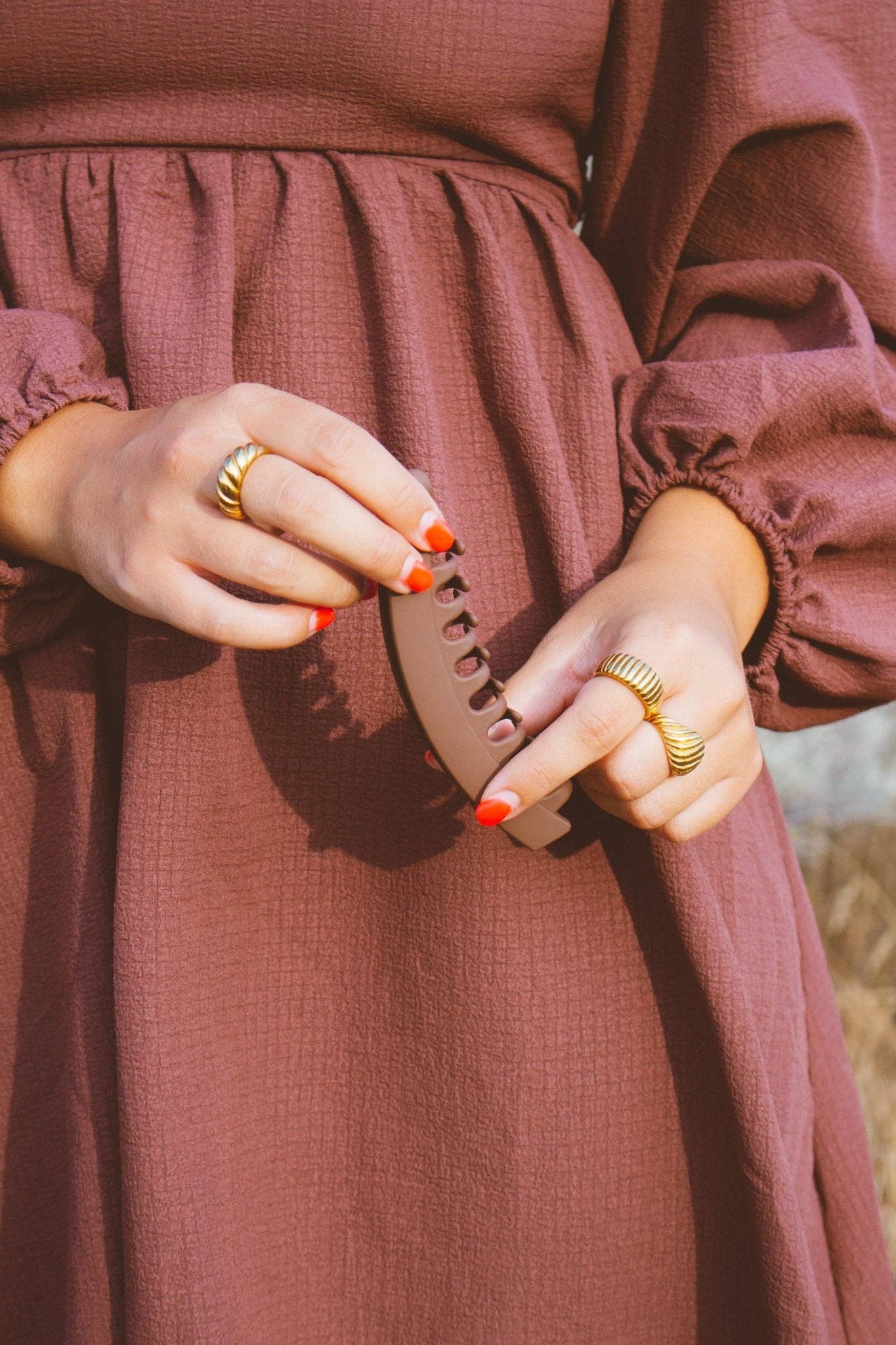 Large Banana Claw Clip: Matte Brown