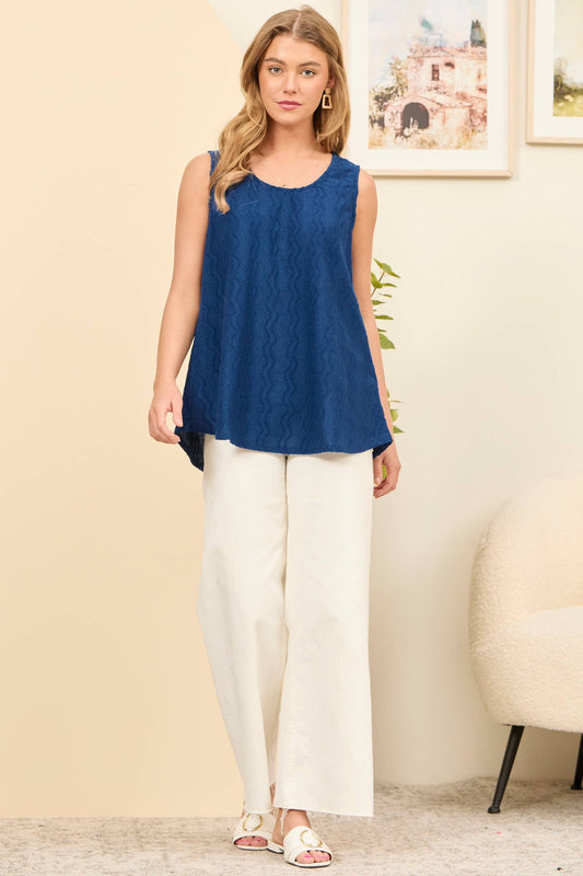 Andrée by Unit - Textured Sleeveless Tank Top Blouse in NAVY
