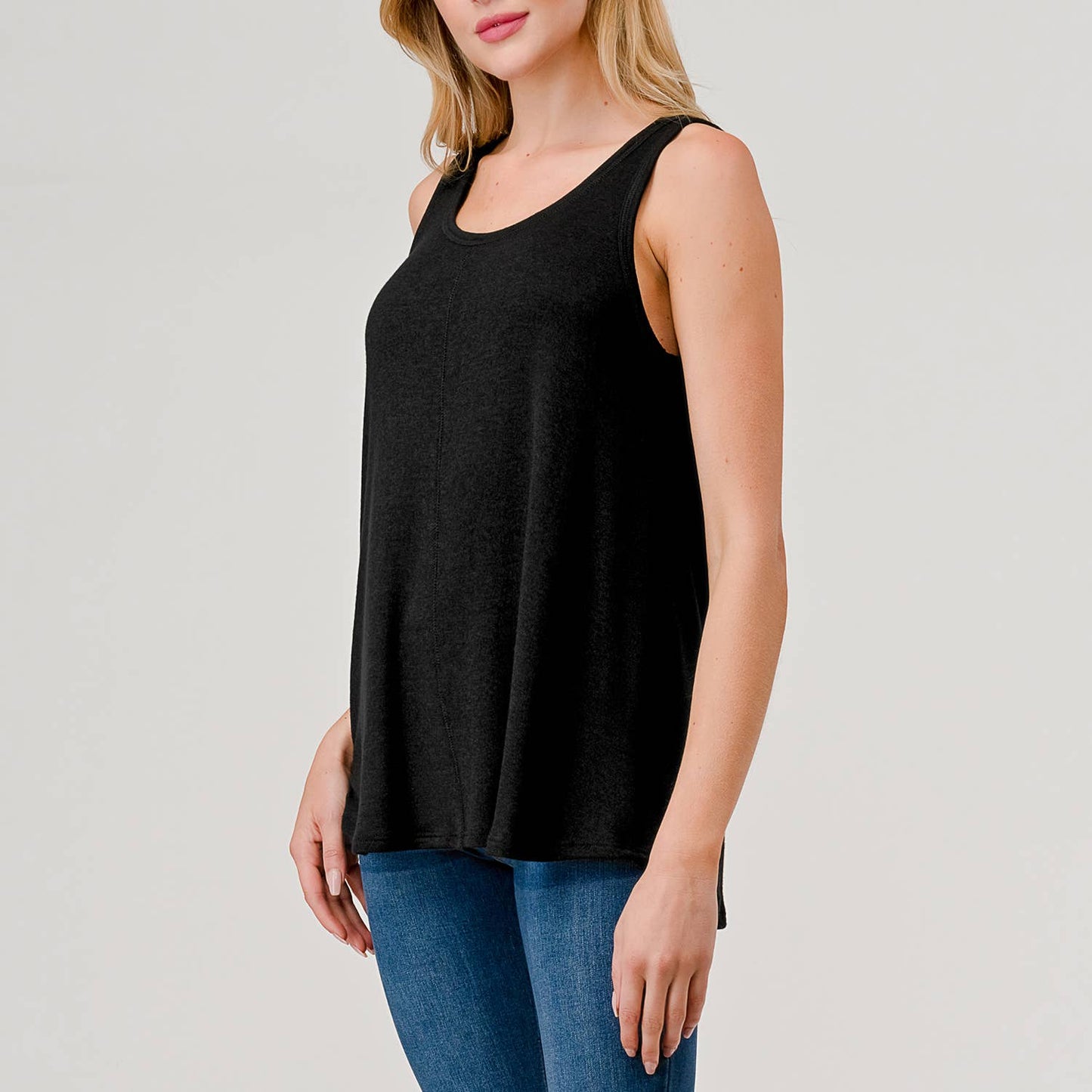 Heimious - Round Neck Relaxed Fit Knit Tank Top in BLACK