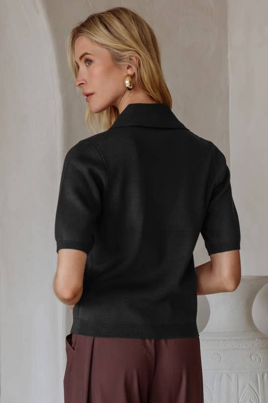 SKIES ARE BLUE - Short Sleeve Knit Top With Gold Twist Lock Buttons: Dark Olive