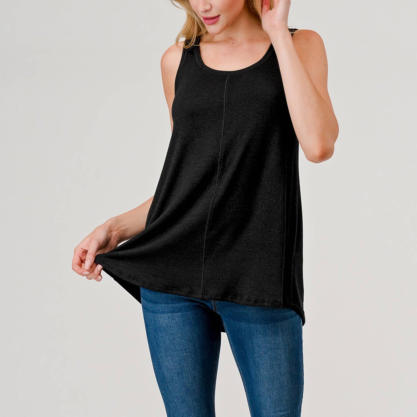Heimious - Round Neck Relaxed Fit Knit Tank Top in BLACK